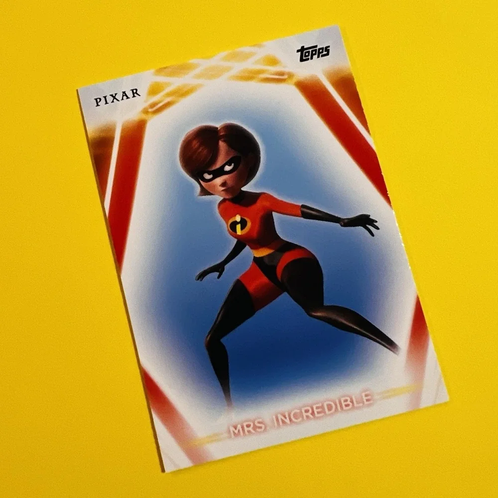 2026 Topps Disney Neon‎ Mrs. Incredible #52 Base Card